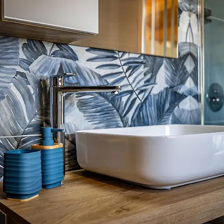 Shalamu Luxury アパート